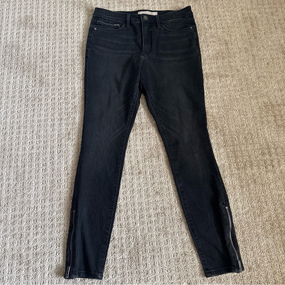 Athleta Black  Sculptek Ultra Skinny Jeans size 8 ankle zip